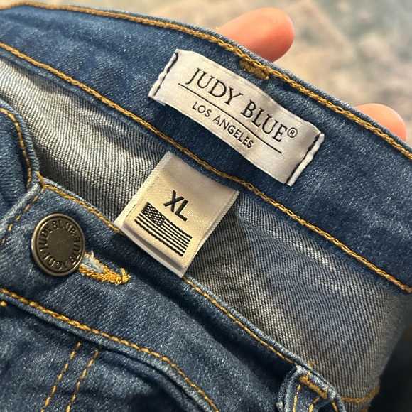 Judy Blue Denim Shorts - Picture 3 of 3